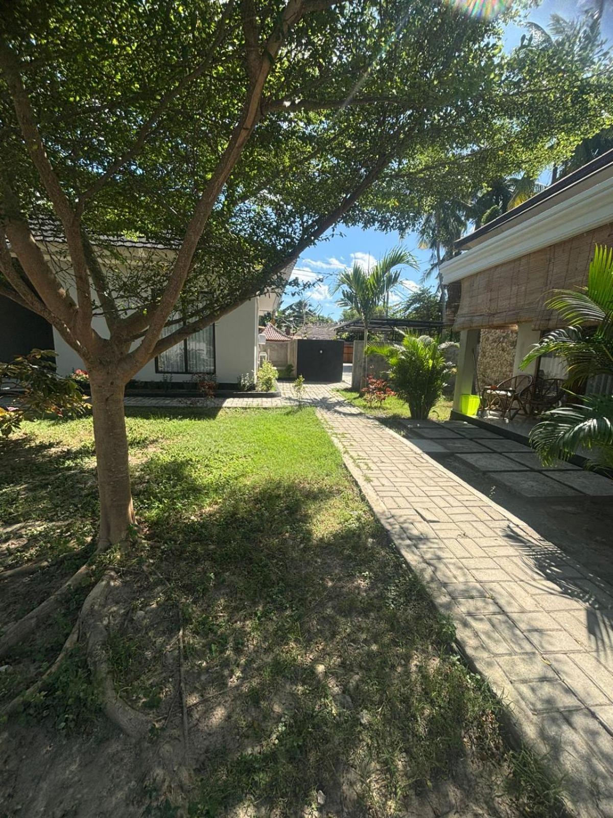 Qwank Kuta Lombok Apartment Екстериор снимка